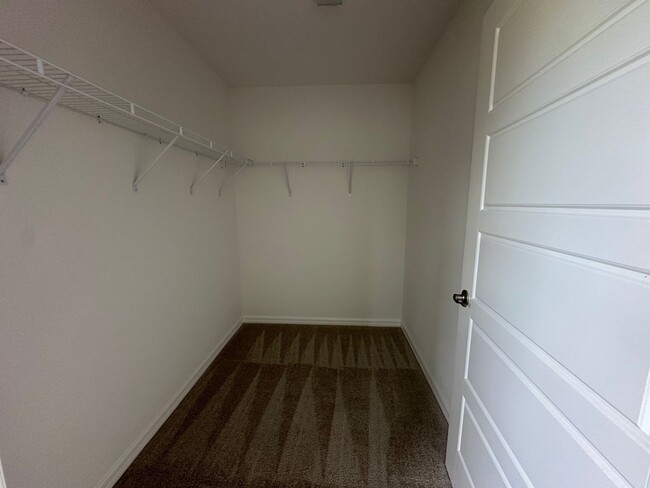 Building Photo - NEWER HOME adjacent to The Villages in all...