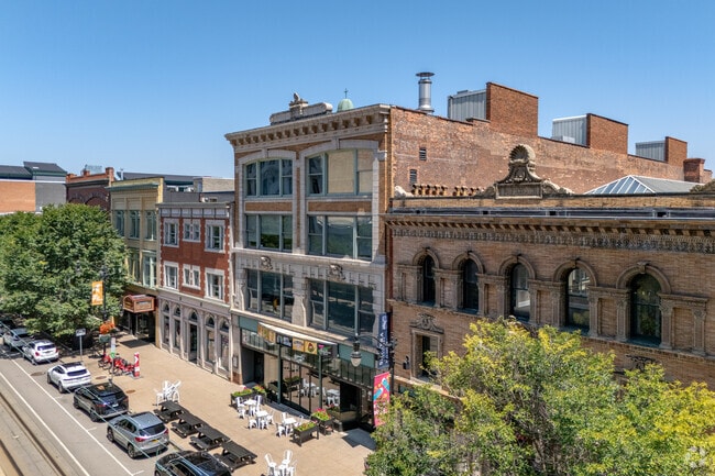 Building Photo - 625 Main Street
