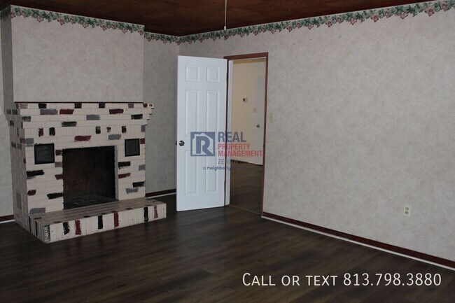 Building Photo - 621 Sunset Dr