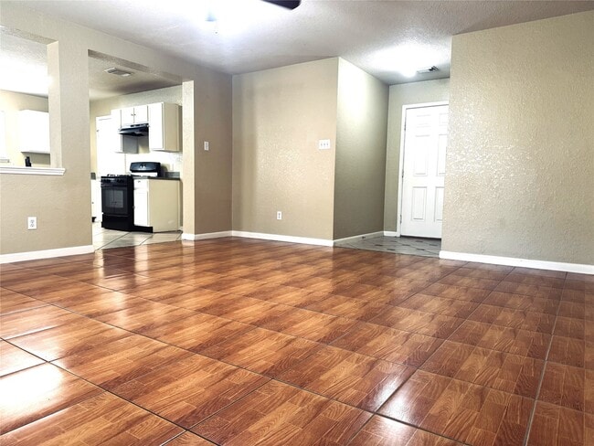 Building Photo - 15711 Western Skies Dr