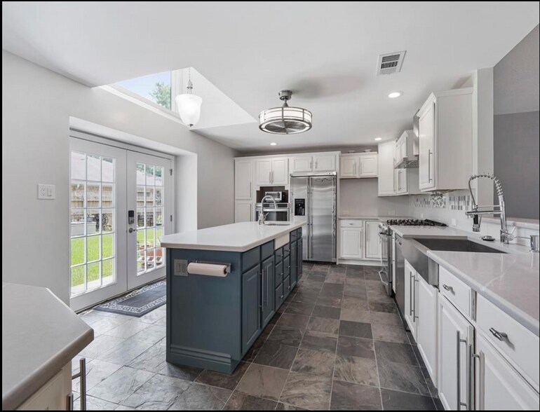 Building Photo - 2622 Gilliom Dr