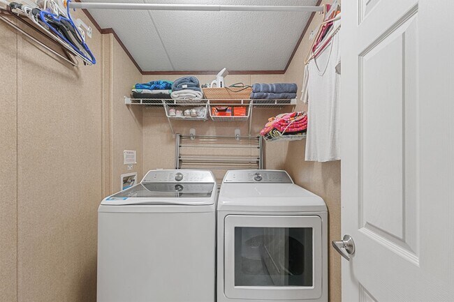 Building Photo - 106 County Road 3755