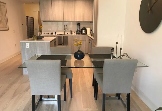 Building Photo - EPIC REA: 2 Bed/ 2 Bath Luxury Waterfront Living