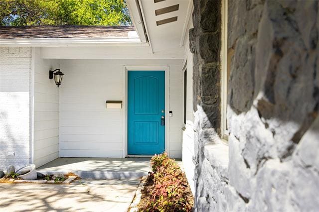 Building Photo - 3451 High Bluff Dr