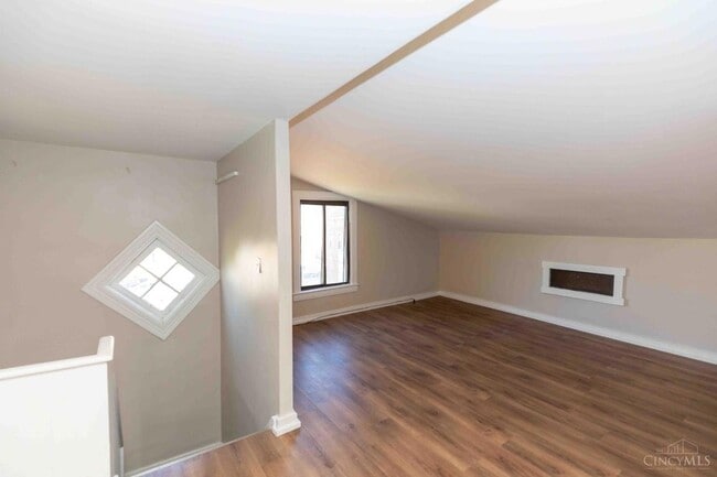 Building Photo - 2900 Henshaw Ave