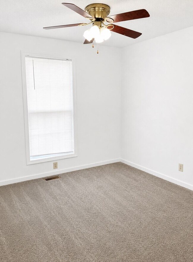 Building Photo - 2651 Derby Dr