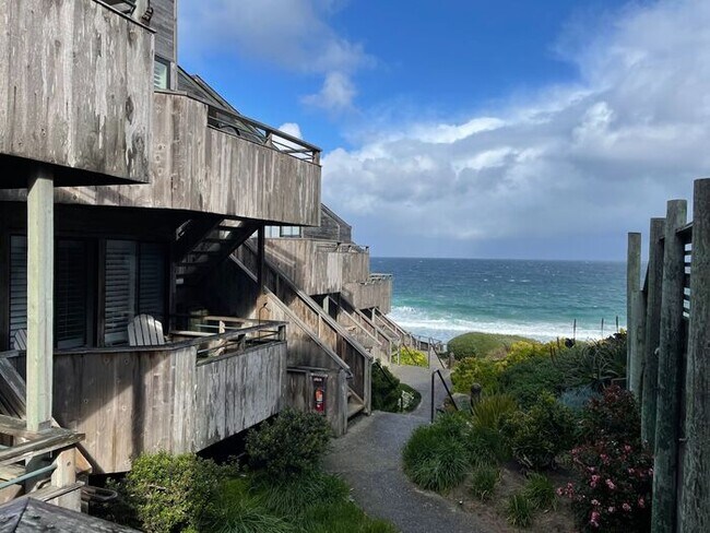 Building Photo - 1 Surf Way