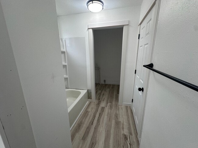 Building Photo - 1016 4th Ave