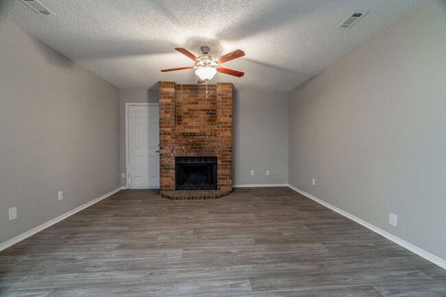 Building Photo - 4616 W Patrick St