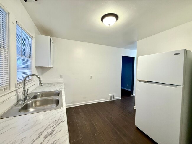 Building Photo - Three Bedroom Home in Muskegon