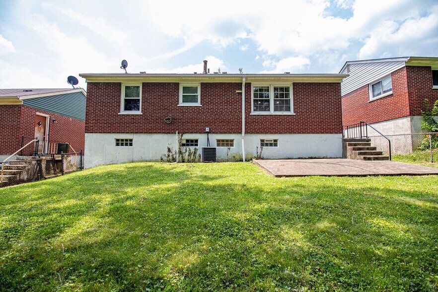 Building Photo - 5946 Sunridge Dr