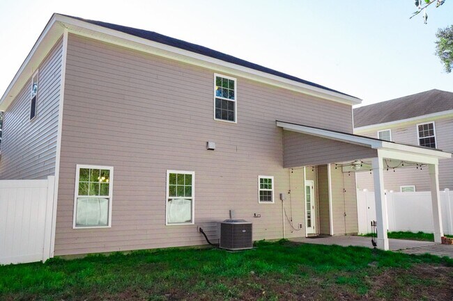 Building Photo - Coming Available!