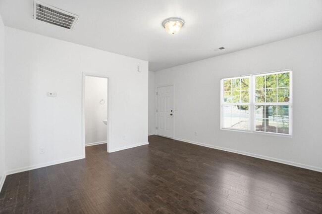 Building Photo - 4-bedroom with Water Front View