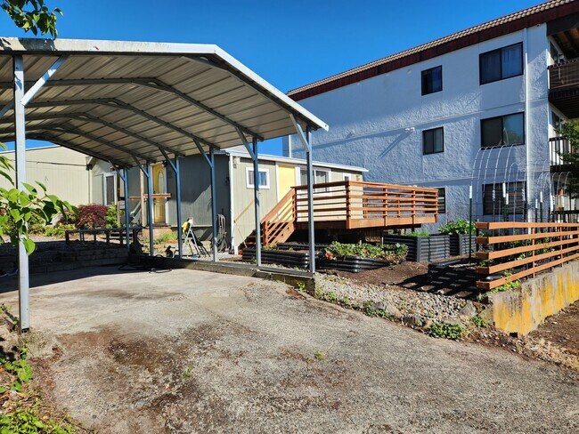 Building Photo - 920 Highland Ave