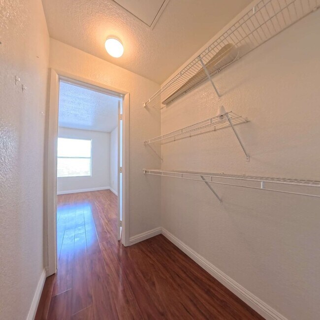 Building Photo - 2nd Level Specious One Bedroom Condo at Copper Sands!