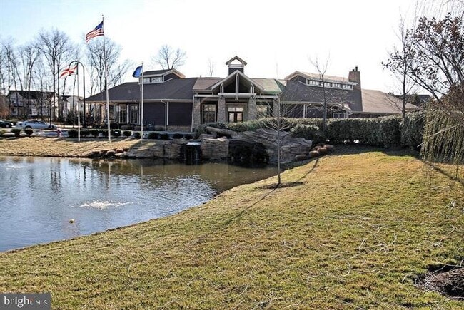 Building Photo - 22092 Avonworth Square