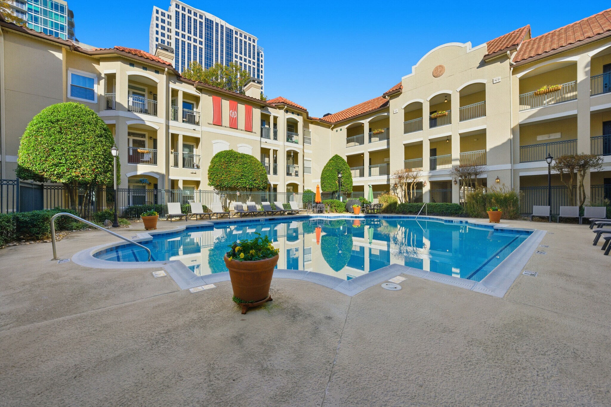 Building Photo - 955 Juniper St NE