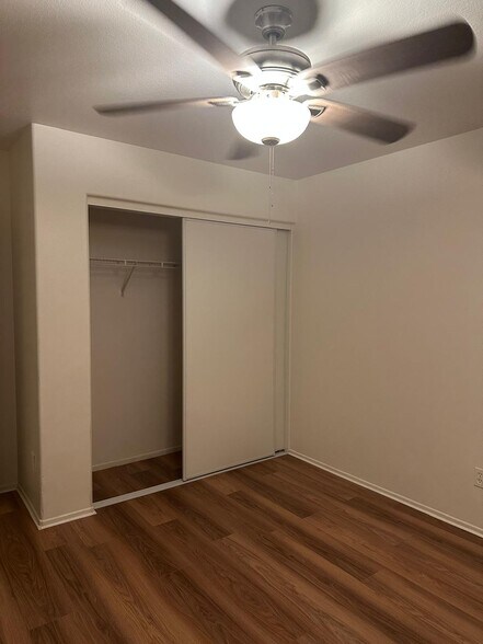 Building Photo - 1050 Harbor Heights Dr