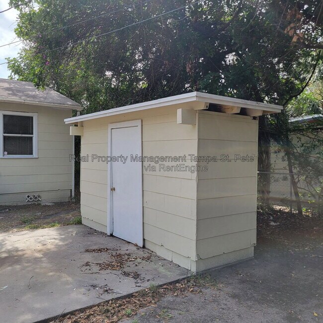 Building Photo - 4601 19th Ave S