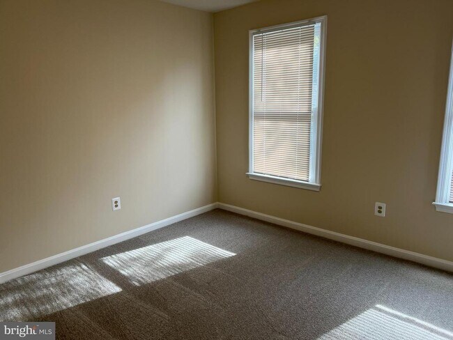 Building Photo - 9425 Spruce Tree Cir