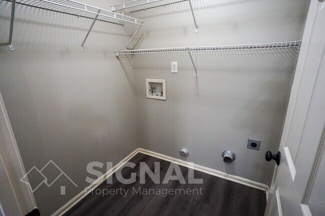 Building Photo - 112 Timberleaf Cir