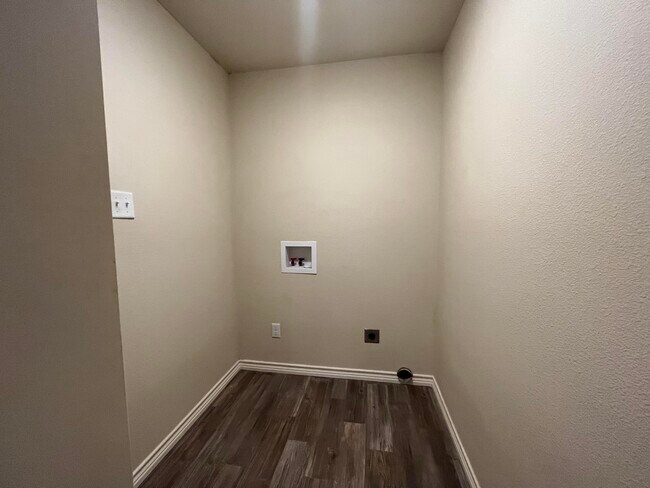 Building Photo - 10327 Avenue X