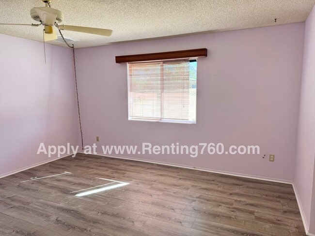 Building Photo - 2 Bed 1 Bath Home Near JT National Park