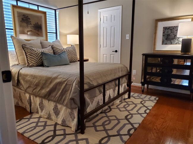 Building Photo - 15939 Cottage Ivy Cir