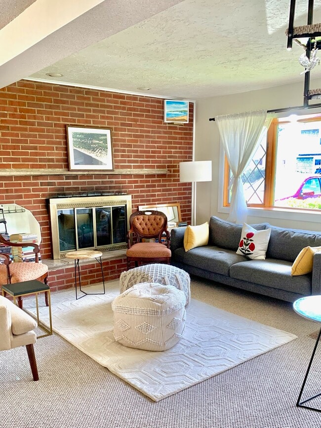 Building Photo - 2 Mohican Rd