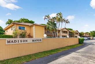 Building Photo - 3034 Coral Springs Dr