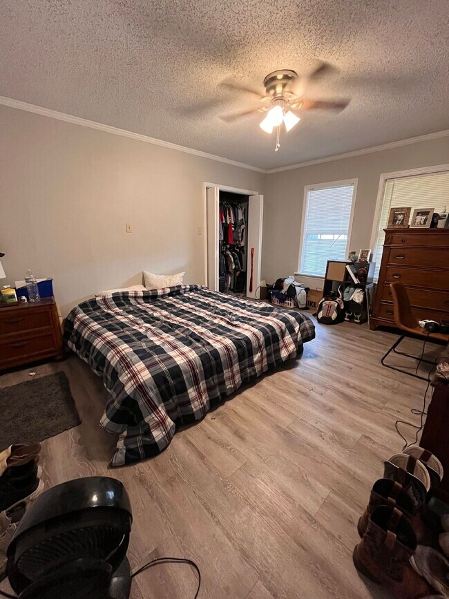 Building Photo - Pre-Leasing for Summer/Fall 2026 - Close to TTU & Covenant Hospital