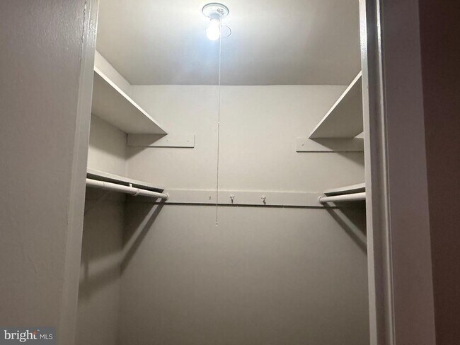 Building Photo - 3300 Woodburn Village Dr