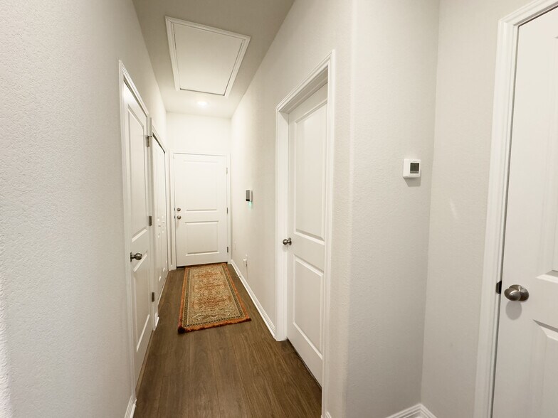 Hallway - 115 Goosewinged Dr