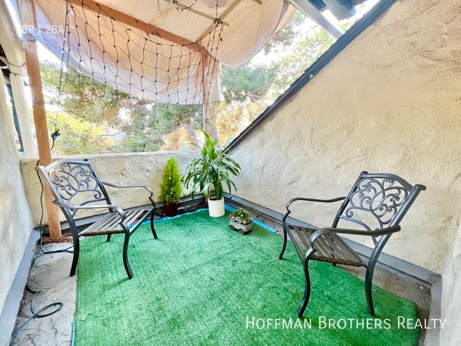 Building Photo - 302 N Mansfield Ave