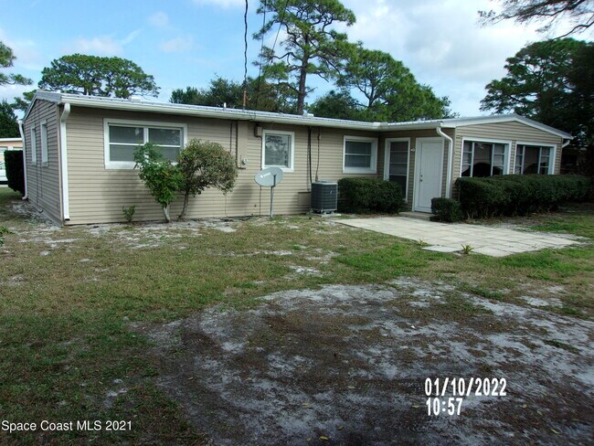 Building Photo - 1105 Myrtle Ln