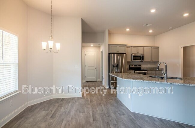 Building Photo - 281 Union Dr