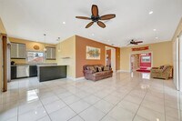 Building Photo - 614 Norton St