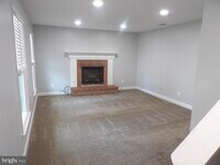Building Photo - 413 Forest Ct