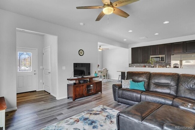 Building Photo - 7543 Red Fir Pt