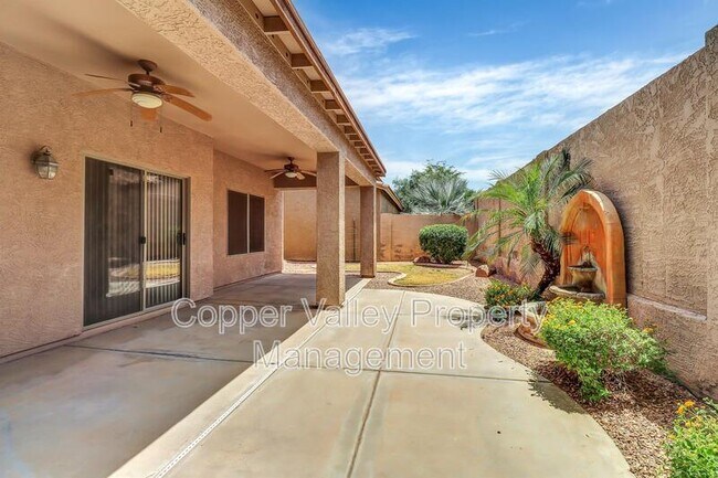 Building Photo - 519 E Rainbow Dr