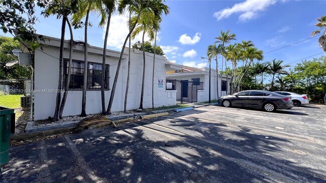 Building Photo - 3711 NW 24th Ave