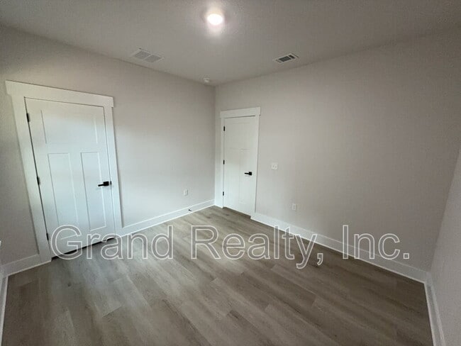 Building Photo - 5141 W Spencer Field Rd
