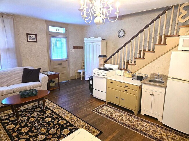 Building Photo - 115 S Potomac St