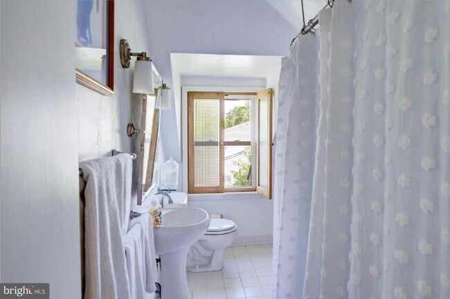 Building Photo - 105 Franklin Rd