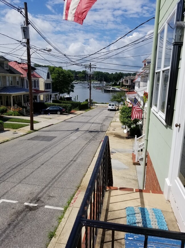 Building Photo - 81 Conduit St