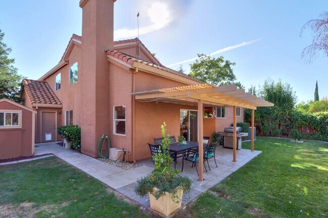 Building Photo - 4 Bedroon in Rocklin Near Galleria