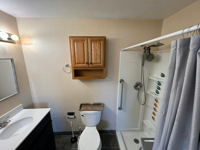 Building Photo - 3147 Skyview Ave