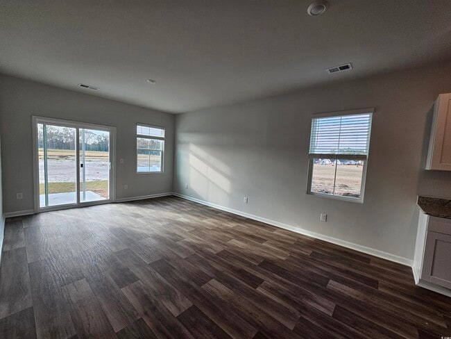 Building Photo - 2100 Northwest Dr