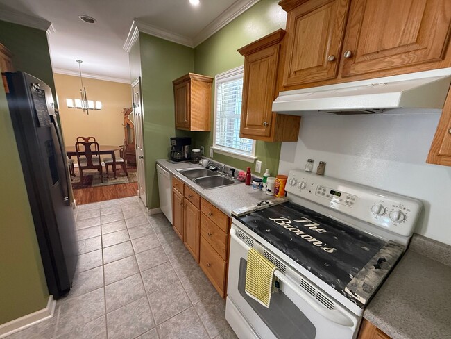 Building Photo - 3 Bedroom 2 Bath House in Lighthouse Point - James Island Charleston