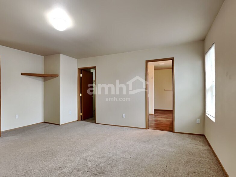 Building Photo - 9419 187th St E